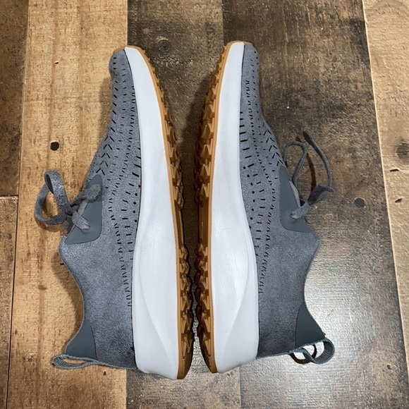 Native sneaker style gray slip on laser design cut out shoes size 6 - Picture 4 of 11